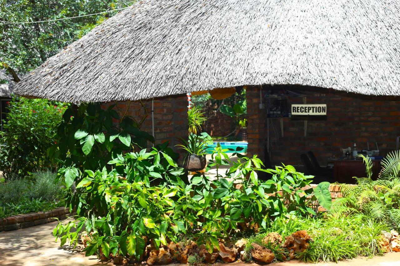 Mawuya Lodge Victoria Falls Exterior foto