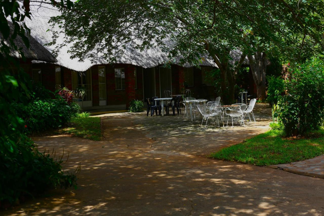 Mawuya Lodge Victoria Falls Exterior foto